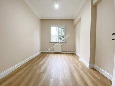 Eraykent Sitesinde 2.Kat Çift Wc Çift Balkon 100 M2 3+1 30