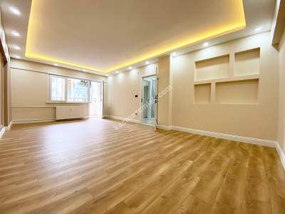 Eraykent Sitesinde 2.Kat Çift Wc Çift Balkon 100 M2 3+1 27