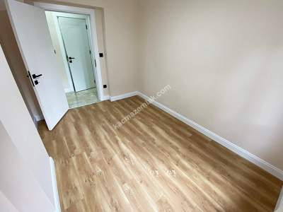 Eraykent Sitesinde 2.Kat Çift Wc Çift Balkon 100 M2 3+1 23