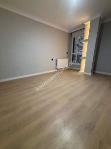 İdealtepede Süper Lokasyonda Yeni Binada Bahçeli 2+1 16