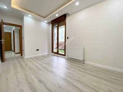 Sahilde Özel Bahçe Kullanımlı 75 M2 2+1 Bahçe Katı 12