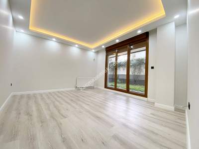 Sahilde Özel Bahçe Kullanımlı 75 M2 2+1 Bahçe Katı 15