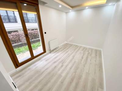 Sahilde Özel Bahçe Kullanımlı 75 M2 2+1 Bahçe Katı 8