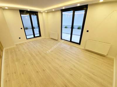 Sahilde Büyüktur Yolunda Özel Bahçeli Lüks 3+1 Daire 23