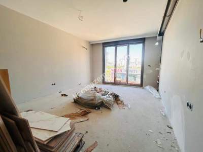 Kaçmaz'dan Küçükyalıda Ön Cephe,Metroya Yakın 60 M2 Ne 1