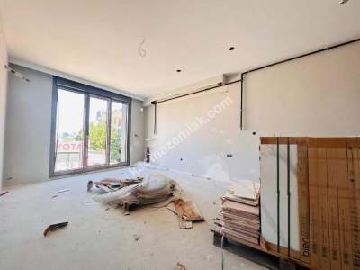 Kaçmaz'dan Küçükyalıda Ön Cephe,Metroya Yakın 60 M2 Ne 4