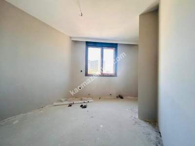 Kaçmaz'dan Küçükyalıda Ön Cephe,Metroya Yakın 60 M2 Ne 11