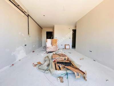 Kaçmaz'dan Küçükyalıda Ön Cephe,Metroya Yakın 60 M2 Ne 2