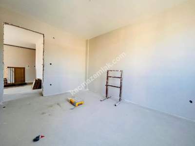 Kaçmaz'dan Küçükyalıda Ön Cephe,Metroya Yakın 60 M2 Ne 10