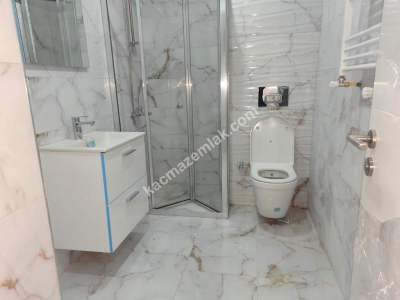 Küçükyalı Metro'da 3+1 Yeni Bina Ön Cephe 22