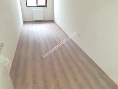 Küçükyalı Metro'da 3+1 Yeni Bina Ön Cephe 8