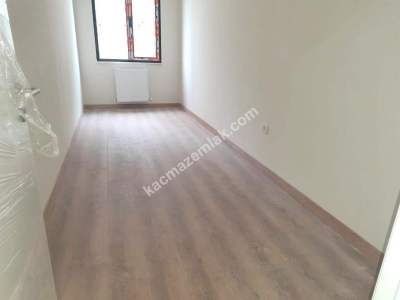 Küçükyalı Metro'da 3+1 Yeni Bina Ön Cephe 10