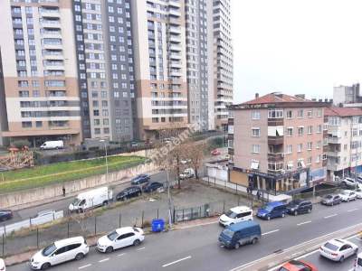 Küçükyalı Metro'da 3+1 Yeni Bina Ön Cephe 23