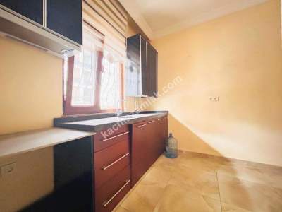 Küçükyalı Merkezi Konumda Ayrı Mutfaklı Öncephe 1+1 12