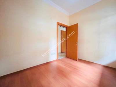 Küçükyalı Merkezi Konumda Ayrı Mutfaklı Öncephe 1+1 5