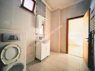 Küçükyalı Merkezi Konumda Ayrı Mutfaklı Öncephe 1+1 21