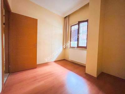 Küçükyalı Merkezi Konumda Ayrı Mutfaklı Öncephe 1+1 16