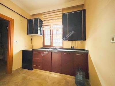 Küçükyalı Merkezi Konumda Ayrı Mutfaklı Öncephe 1+1 7