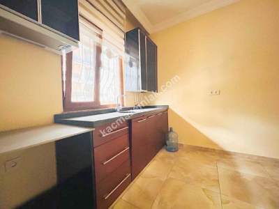 Küçükyalı Merkezi Konumda Ayrı Mutfaklı Öncephe 1+1 10