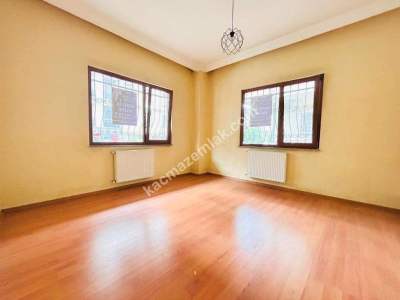 Küçükyalı Merkezi Konumda Ayrı Mutfaklı Öncephe 1+1 3