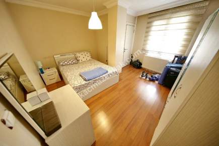 Küçükyalı'da Geniş Metrekareli Katta Ön 3+1 12