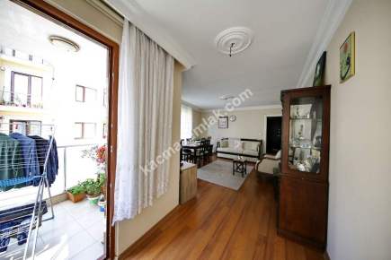 Küçükyalı'da Geniş Metrekareli Katta Ön 3+1 5