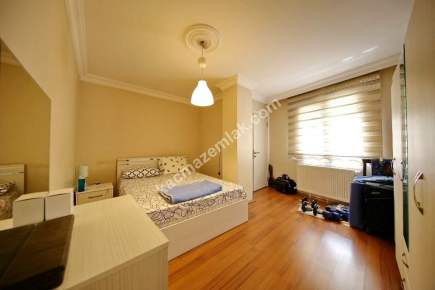 Küçükyalı'da Geniş Metrekareli Katta Ön 3+1 13