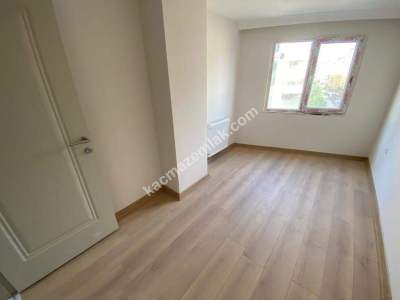 Küçükyalıda Merkezi Bir Konumda Sıfır 2+1 Arakat 13