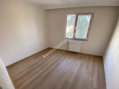 Küçükyalıda Merkezi Bir Konumda Sıfır 2+1 Arakat 10