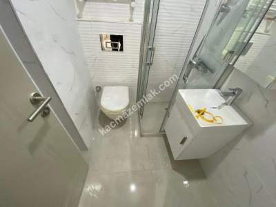 Küçükyalıda Merkezi Bir Konumda Sıfır 2+1 Arakat 17