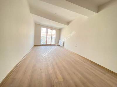 Küçükyalıda Merkezi Bir Konumda Sıfır 2+1 Arakat 2