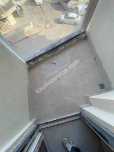 Küçükyalıda Merkezi Bir Konumda Sıfır 2+1 Arakat 15