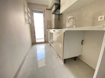 Küçükyalıda Merkezi Bir Konumda Sıfır 2+1 Arakat 4