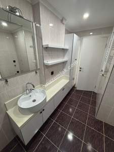 Küçükyalı Marmaray'a Yakın İçi Lüks Yapılı 3+1 34