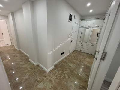 Küçükyalı Marmaray'a Yakın İçi Lüks Yapılı 3+1 30