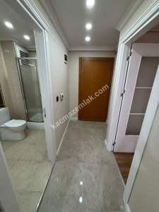 Küçükyalıda Metroya Yakın 10 Yıllık Binada Balkonlu 2+1 17