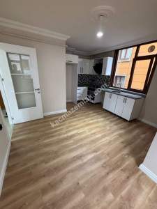 Küçükyalıda Metroya Yakın 10 Yıllık Binada Balkonlu 2+1 8