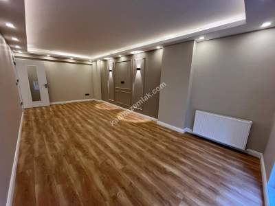 Küçükyalı'da Harika Konumda 2.Kat 125M² Ferah 3+1 18