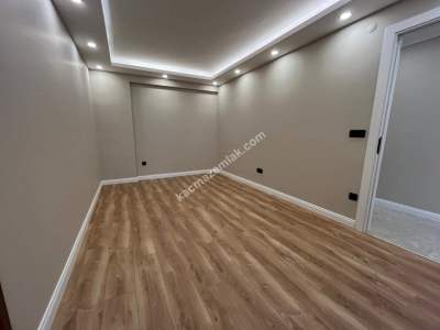 Küçükyalı'da Harika Konumda 2.Kat 125M² Ferah 3+1 19