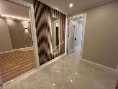 Küçükyalı'da Harika Konumda 2.Kat 125M² Ferah 3+1 32