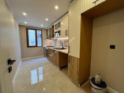 Küçükyalı'da Harika Konumda 2.Kat 125M² Ferah 3+1 24