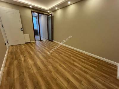 Küçükyalı'da Harika Konumda 2.Kat 125M² Ferah 3+1 9