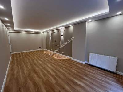 Küçükyalı'da Harika Konumda 2.Kat 125M² Ferah 3+1 27