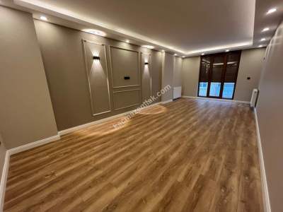 Küçükyalı'da Harika Konumda 2.Kat 125M² Ferah 3+1 26