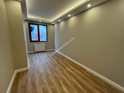 Küçükyalı'da Harika Konumda 2.Kat 125M² Ferah 3+1 5