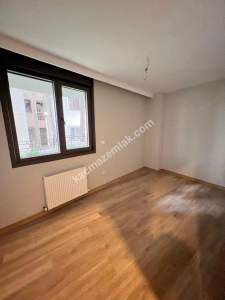 Kaçmaz'dan K.yalı Da Sıfır E'5 Metroya Yakın 1+1 Dair 11