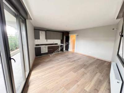 Kaçmaz'dan K.yalı Da Sıfır E'5 Metroya Yakın 1+1 Dair 1