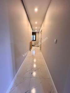 Kaçmaz'dan K.yalı Da Sıfır E'5 Metroya Yakın 1+1 Dair 12