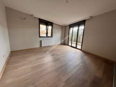 Kaçmaz'dan K.yalı Da Sıfır E'5 Metroya Yakın 1+1 Dair 19