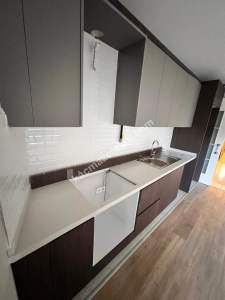 Kaçmaz'dan K.yalı Da Sıfır E'5 Metroya Yakın 1+1 Dair 3